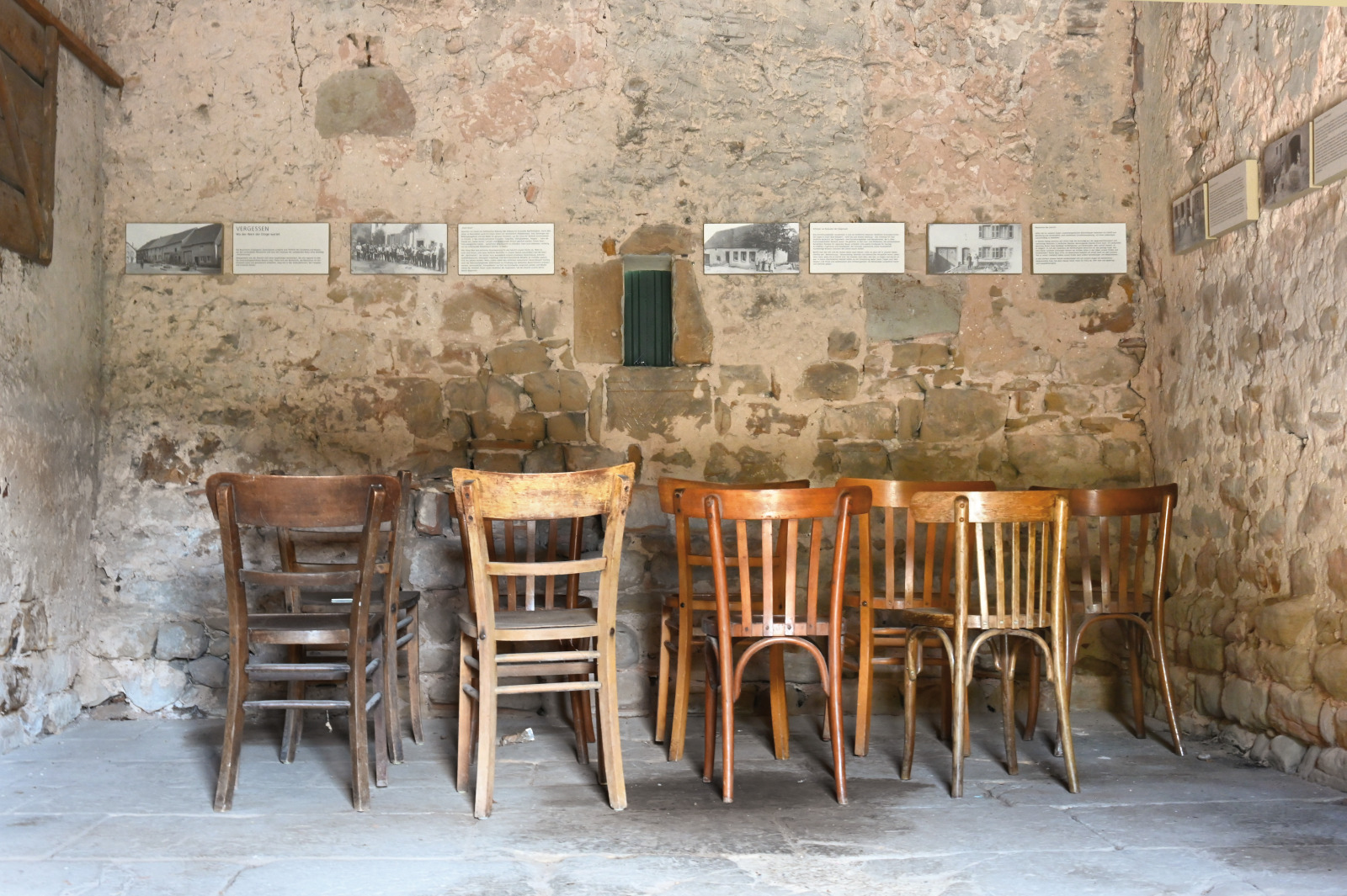 Vergessen - Wo der Wert der Dinge wartet - Ausstellung zur regionalen Baukultur im Torhaus - Karlsbrunn_Scheune_lupp